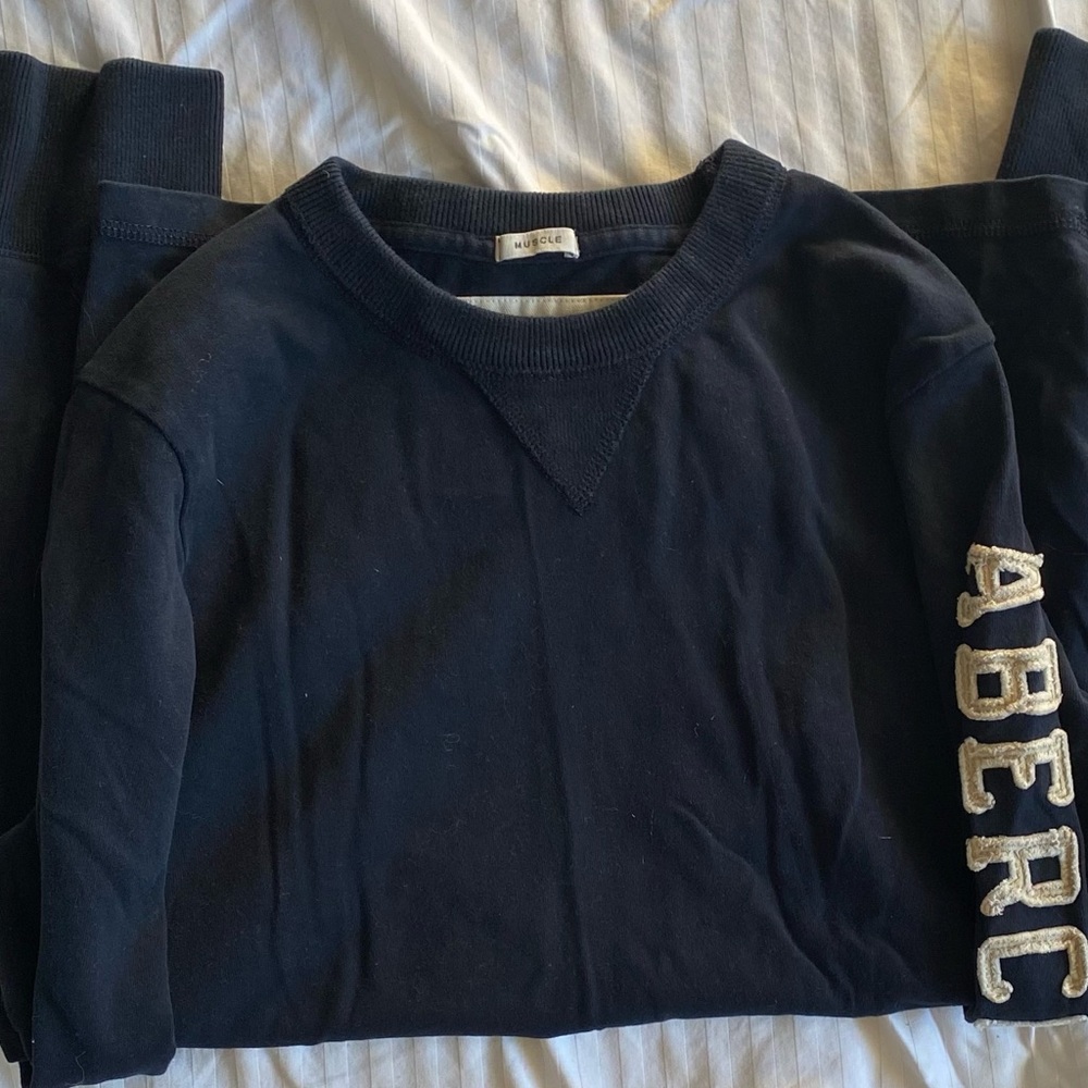 ABERCROMBIE & FITCH plain blue long sleeve tee